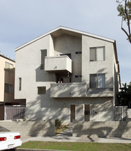 736 Rose Ave in Long Beach, CA - Foto de edificio - Building Photo