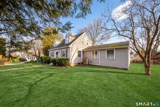 99 Bay View Ave in Groton, CT - Building Photo - Building Photo