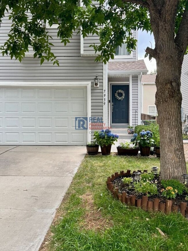 property at 7939 S Kittredge Way