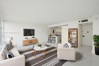 1440 Brickell Bay Dr, Unit 709 in Miami, FL - Building Photo - Building Photo