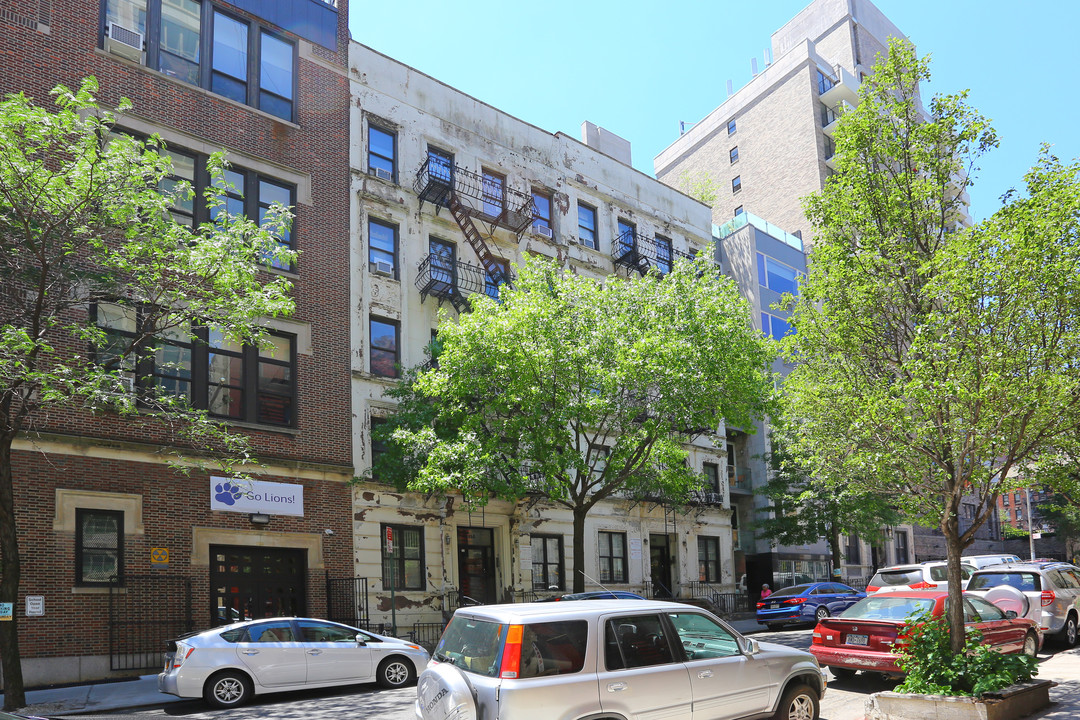 112-114 E 97th St in New York, NY - Building Photo