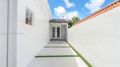 11421 SW 84th St in Miami, FL - Building Photo - Building Photo