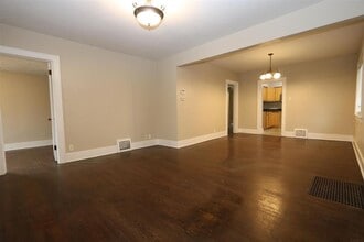 909 E Fairview Ave in South Bend, IN - Building Photo - Building Photo