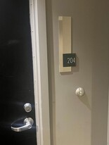 425 W Beech St, Unit 204 in San Diego, CA - Building Photo