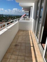 8911 Collins Ave, Unit 1103 in Surfside, FL - Foto de edificio - Building Photo