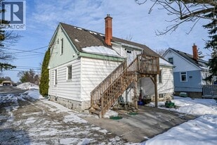 2657 Binbrook Rd in Hamilton, ON - Building Photo