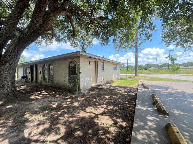 property at 3021 Sycamore Ave