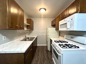 1350 Kendall St SE in Grand Rapids, MI - Building Photo