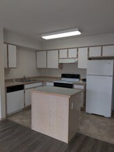 12549 28th Ave NE in Seattle, WA - Building Photo - Building Photo