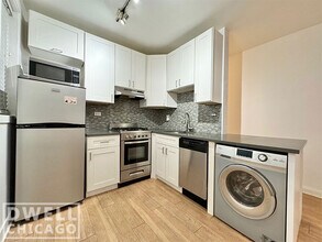 515 W Belmont Ave, Unit 46 in Chicago, IL - Building Photo - Building Photo