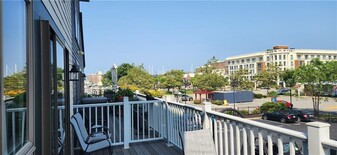 33 Bannister's Wharf in Newport, RI - Foto de edificio - Building Photo