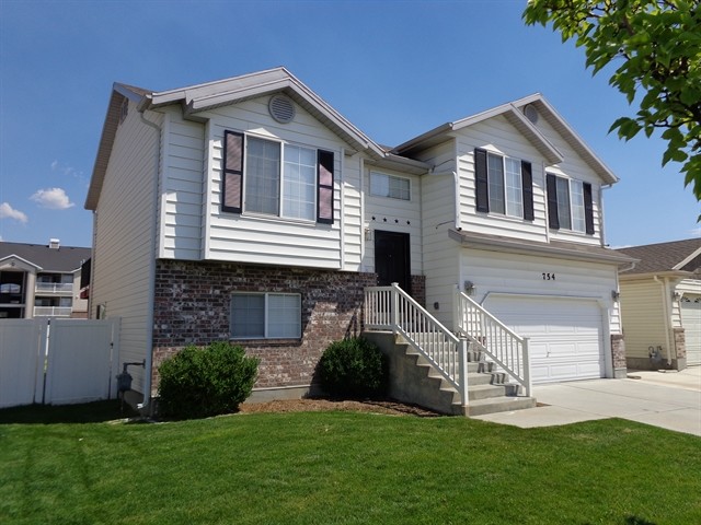 property at 754 Durham Dr