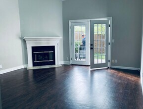 327 Yorkshire Cir in Nashville, TN - Building Photo - Building Photo