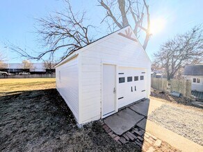 906 S 1st St in Oskaloosa, IA - Building Photo - Building Photo