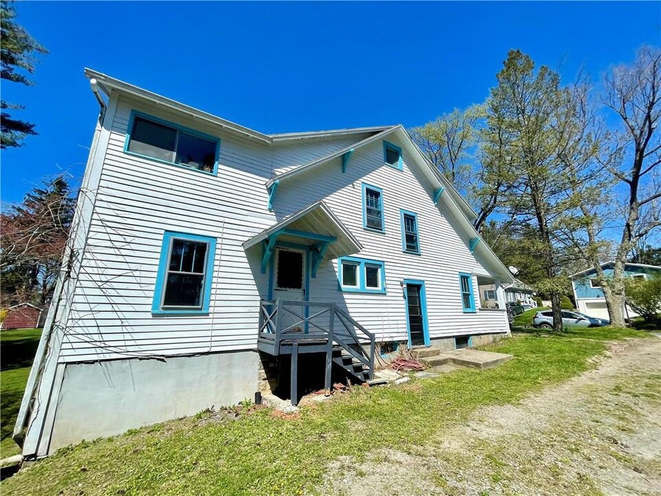 104 Pearl St in Ithaca, NY - Building Photo