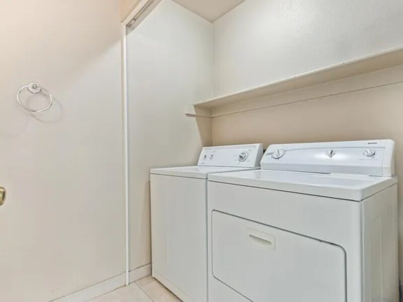 518 E Wescott Dr in Phoenix, AZ - Building Photo