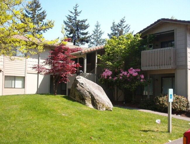 Cedar Gardens Apartments in Federal Way, WA - Foto de edificio - Building Photo