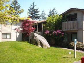 Cedar Gardens Apartments in Federal Way, WA - Building Photo - Building Photo