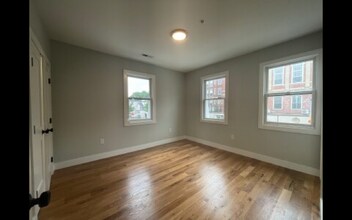 211 Boylston St in Brookline, MA - Building Photo - Building Photo