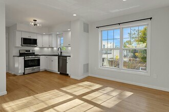 187 West Ave in Stamford, CT - Building Photo - Building Photo