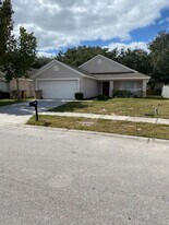 1201 Cedarwood Way in Clermont, FL - Building Photo