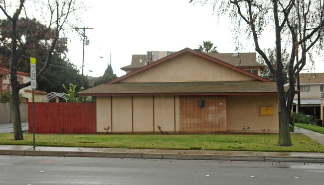 860 Bonita Ave in La Verne, CA - Building Photo - Building Photo