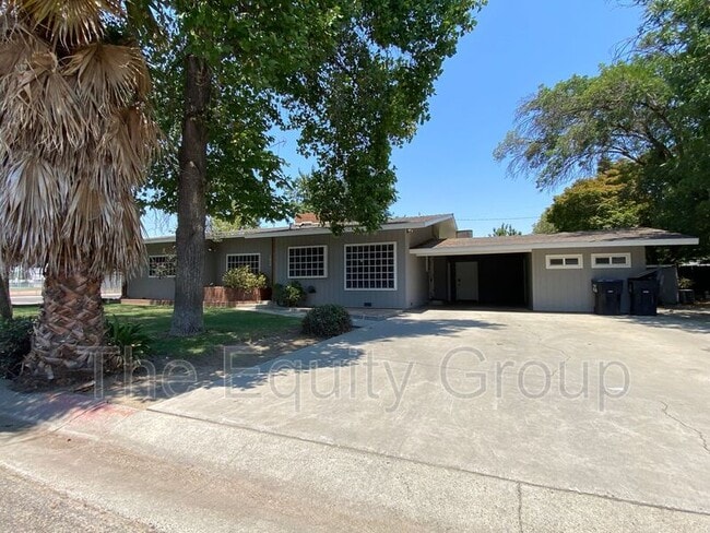1434 W Feemster Ave in Visalia, CA - Building Photo - Building Photo