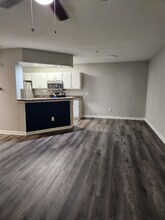 802 Crest Pines Dr in Orlando, FL - Building Photo - Building Photo