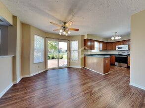 8778 Woodridge Dr in Florence, KY - Building Photo - Building Photo