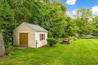 33 Upland Way in Barrington, RI - Building Photo - Building Photo