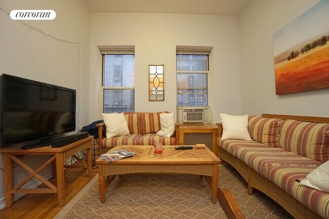 315 E 57th St in New York, NY - Building Photo - Building Photo