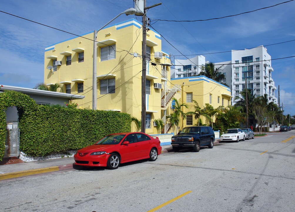 Shoreview Apartments in Miami, FL - Building Photo