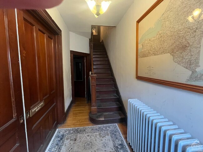 518 Warren St in Hudson, NY - Building Photo - Building Photo