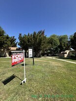 1426 W Elowin Ave in Visalia, CA - Building Photo