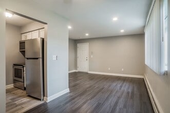 33302 Kingslane Ct in Farmington, MI - Building Photo - Building Photo