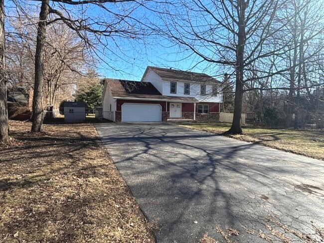 4705 Elm St in Lisle, IL - Building Photo - Building Photo