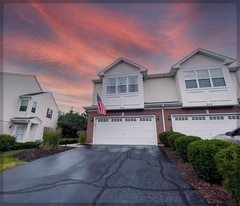 244 S Oak Creek Ln in Romeoville, IL - Building Photo