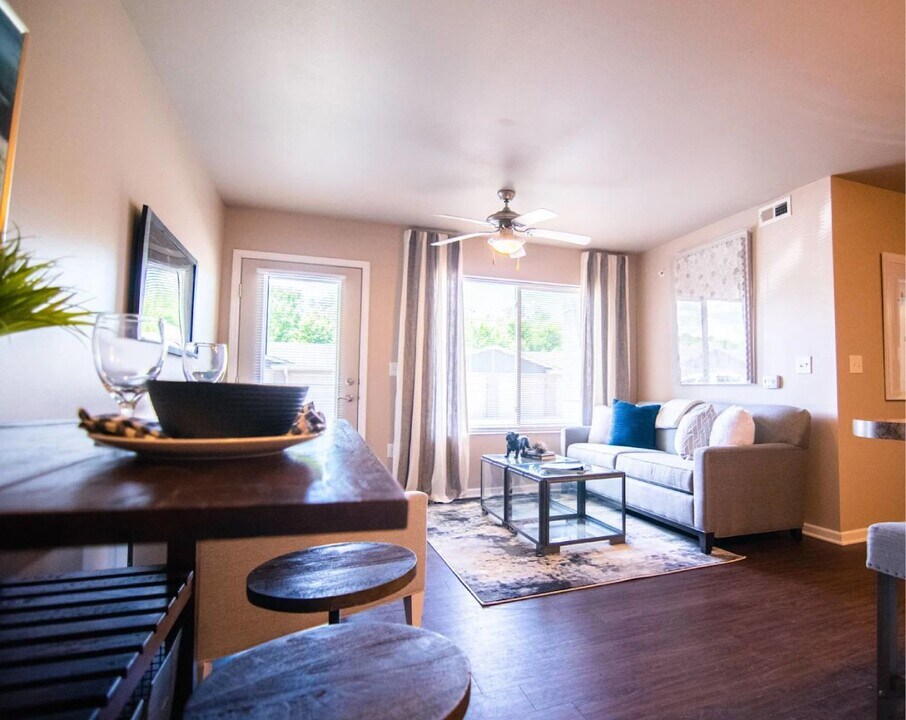 Broadway Heights in Des Moines, IA - Foto de edificio