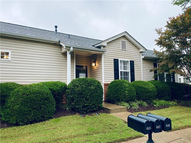 property at 645 W Oaks Dr