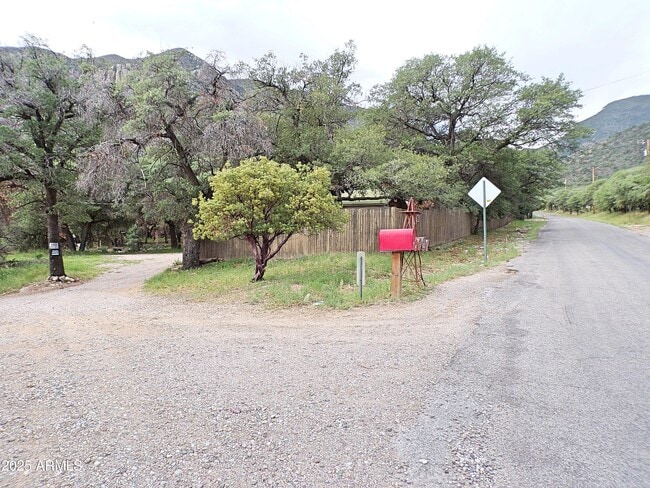 property at 100 E Ramsey Canyon Rd