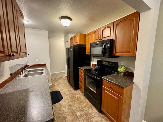 Mill Creek - Country Club Condo in Mill Creek, WA - Building Photo - Building Photo