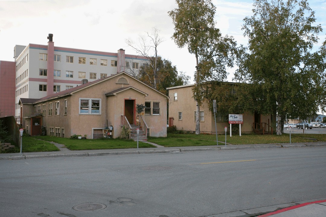 812-818 K St in Anchorage, AK - Foto de edificio