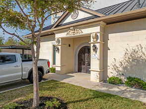 Sierra Apartments in Elgin, TX - Building Photo - Building Photo