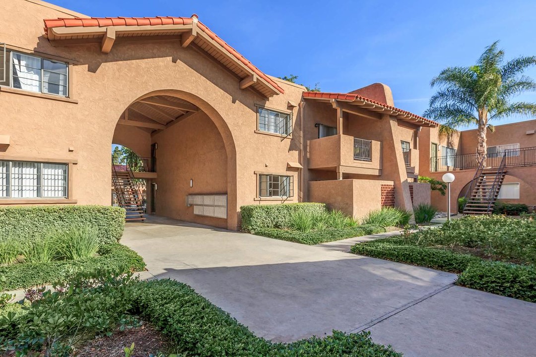 Belinda Apartment Homes in Anaheim, CA - Building Photo