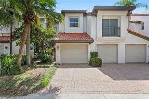 1119 Shipwatch Cir in Tampa, FL - Building Photo