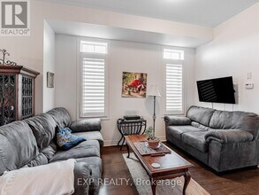 2 Angela St in Bradford West Gwillimbury, ON - Building Photo - Building Photo