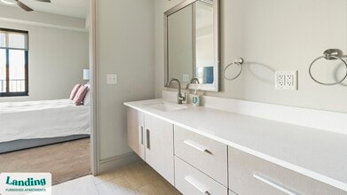 1414 Wood Hollow Dr, Unit 1-337 in Houston, TX - Foto de edificio - Building Photo