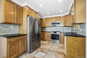 317 Hornidge Rd in Mamaroneck, NY - Foto de edificio - Building Photo