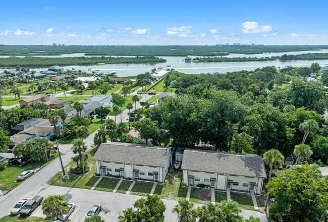118 Hardin Pl in Edgewater, FL - Building Photo - Building Photo