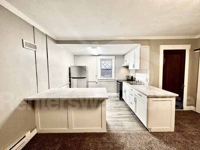 2500 Grand Ave in Des Moines, IA - Building Photo - Building Photo
